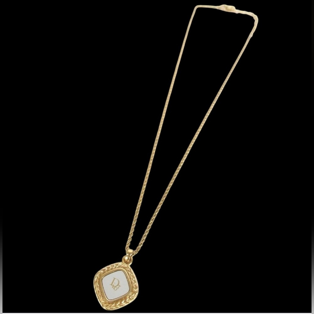 DIOR Signature Logo Necklace- Germany π - Picture 4 of 11
